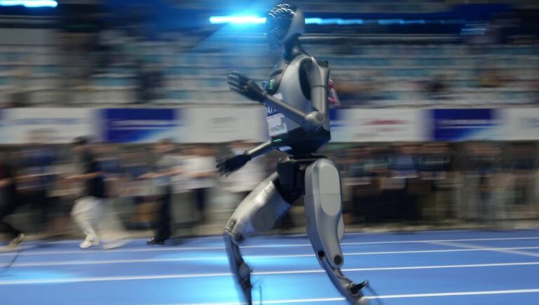 dunyanin-ilk-insansi-robot-olimpiyatlari-pekinde-basladi-GwnbdPuf.jpg